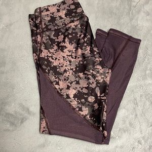 Under Armor compression leggings. Size M